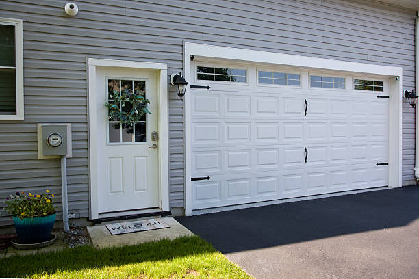 24/7 Emergency Garage Door Panel Replacement experts in Sampson County County, NC